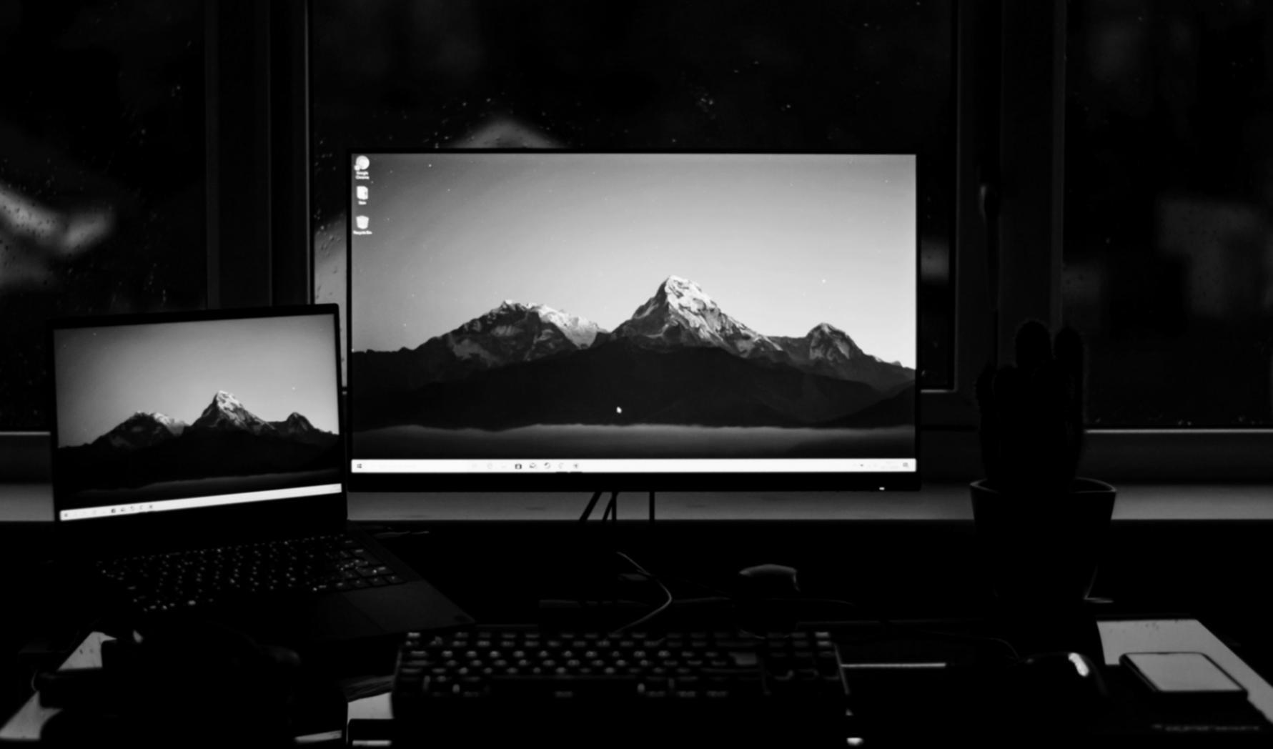 Sessão de trabalho com documentação financeira
